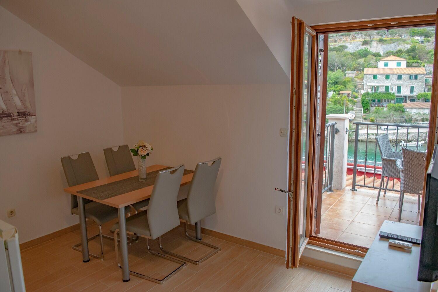 Apartments Daira Stomorska Eksteriør bilde
